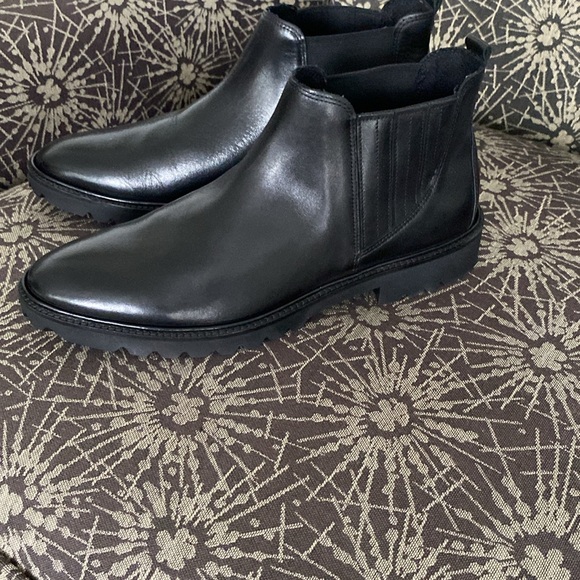 Shoes, Ecco, NWOT, size 10,5 (41). - Picture 2 of 6